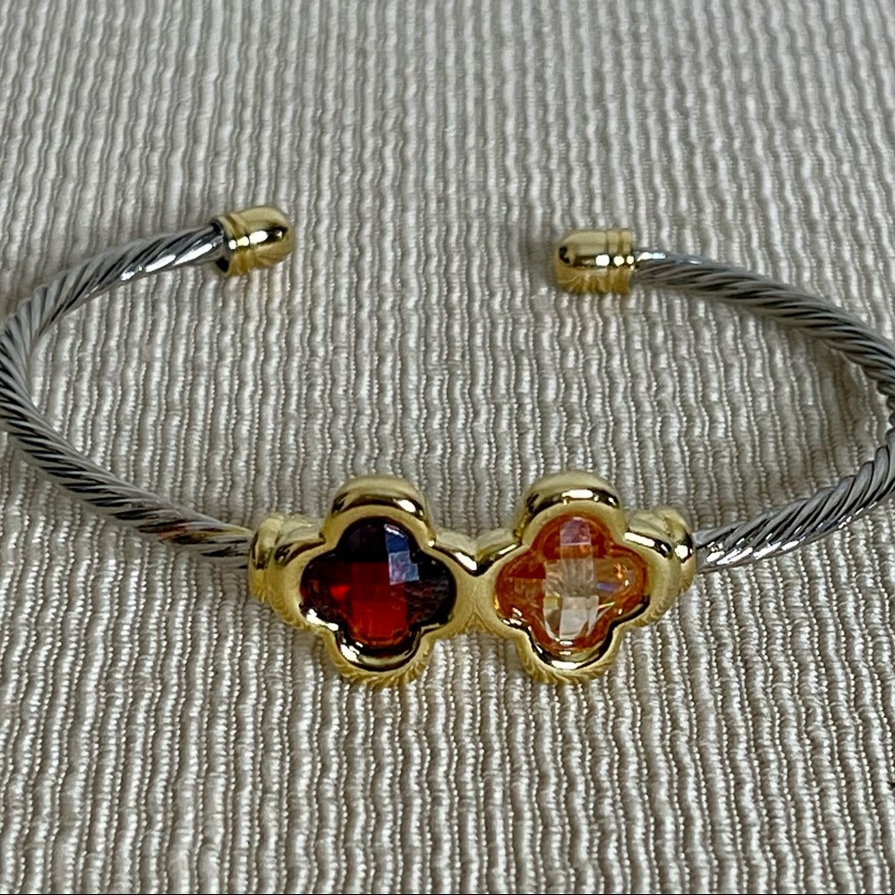 Clover ☘️ Cable Cuff bracelet